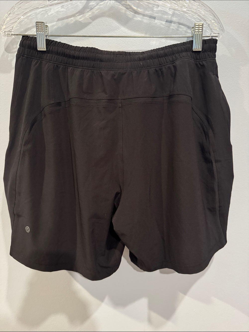 Lululemon Men’s black athletic Breaker shorts Large